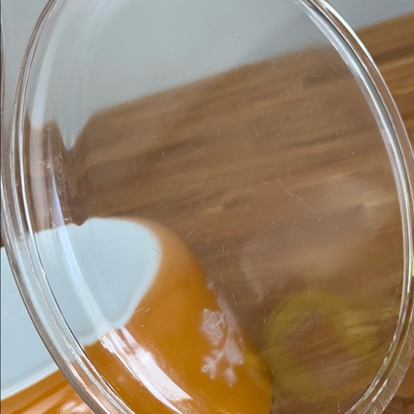 Pyrex butterfly gold casserole dish - Picture 9 of 11